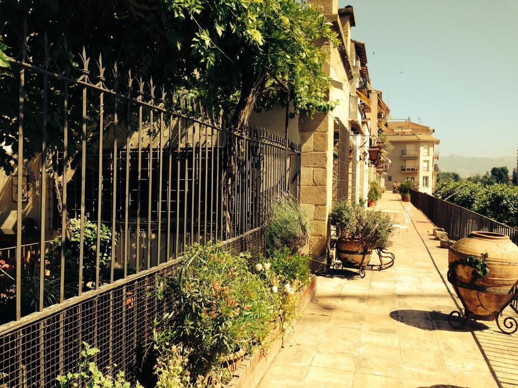 Lo Palauet de la Muralla Balaguer Habitación foto